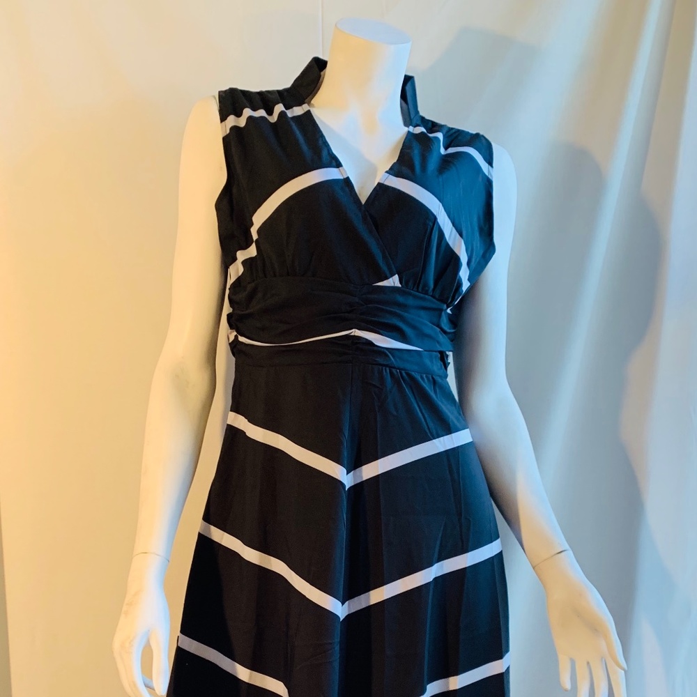 Black & White long A-line Dress size M